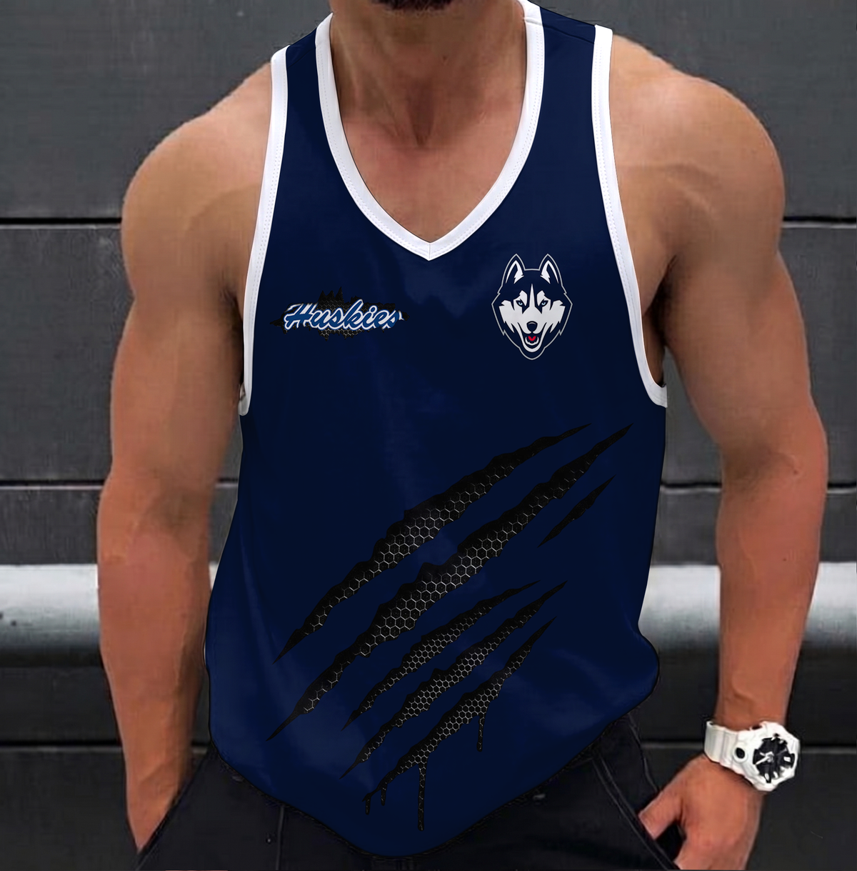 SPECIAL EDITION - NEW CUSTOMIZED NCAA CFH07 UCH UCONN HUSKIES UNISEX TANK TOP